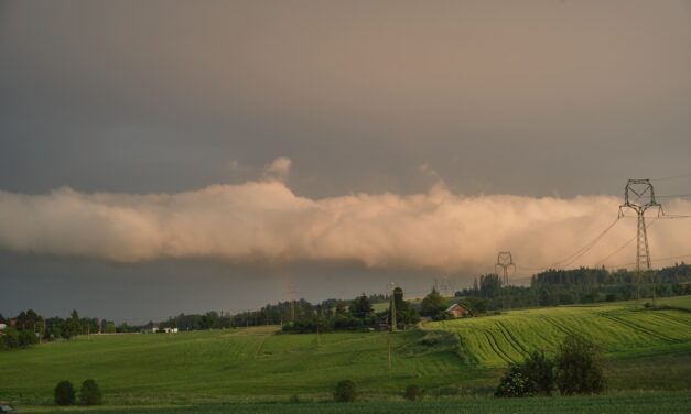 Shelf-cloudy v okolí Větřkovic 17. 6. 2020